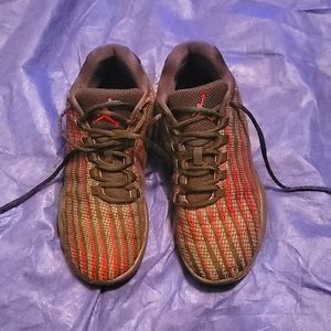 Jordan B Fly Kid's Size 4.5y Multicolored Grey, Black, Red Striped